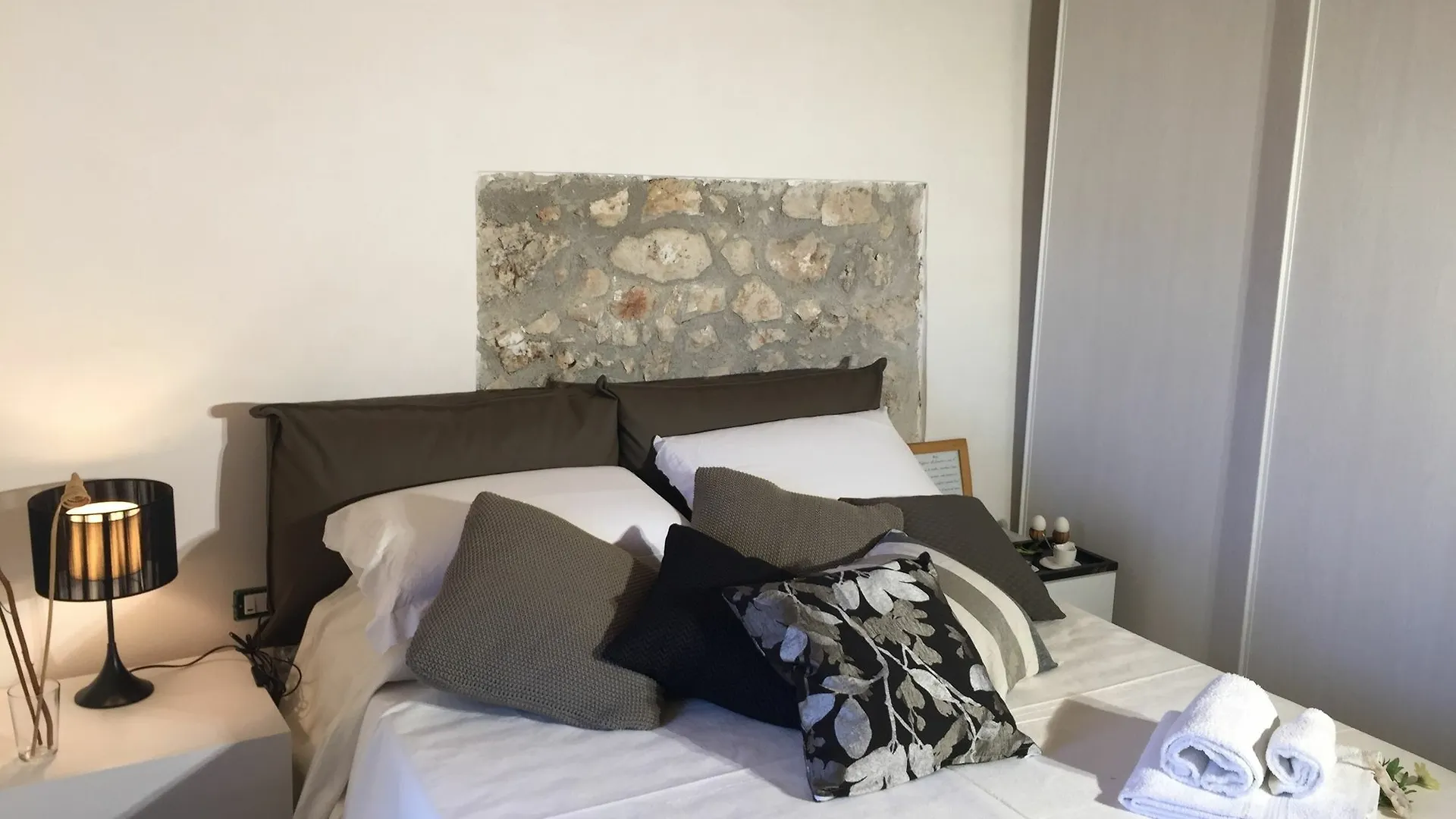 Country house Casale Dei Poeti Guest House Castellammare del Golfo