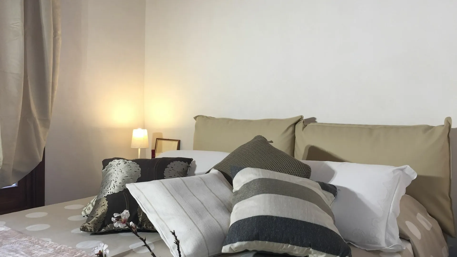 Country house Casale Dei Poeti Guest House Castellammare del Golfo